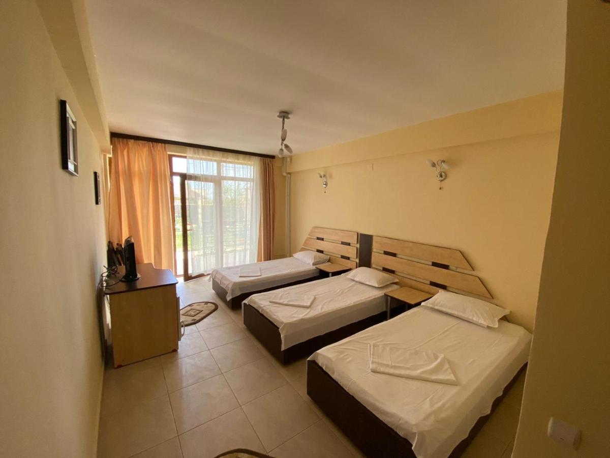 Villa Pescarus Костинещи Екстериор снимка