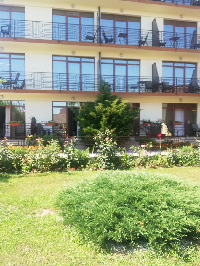 Villa Pescarus Костинещи Екстериор снимка