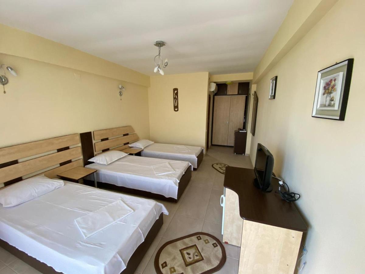 Villa Pescarus Костинещи Екстериор снимка