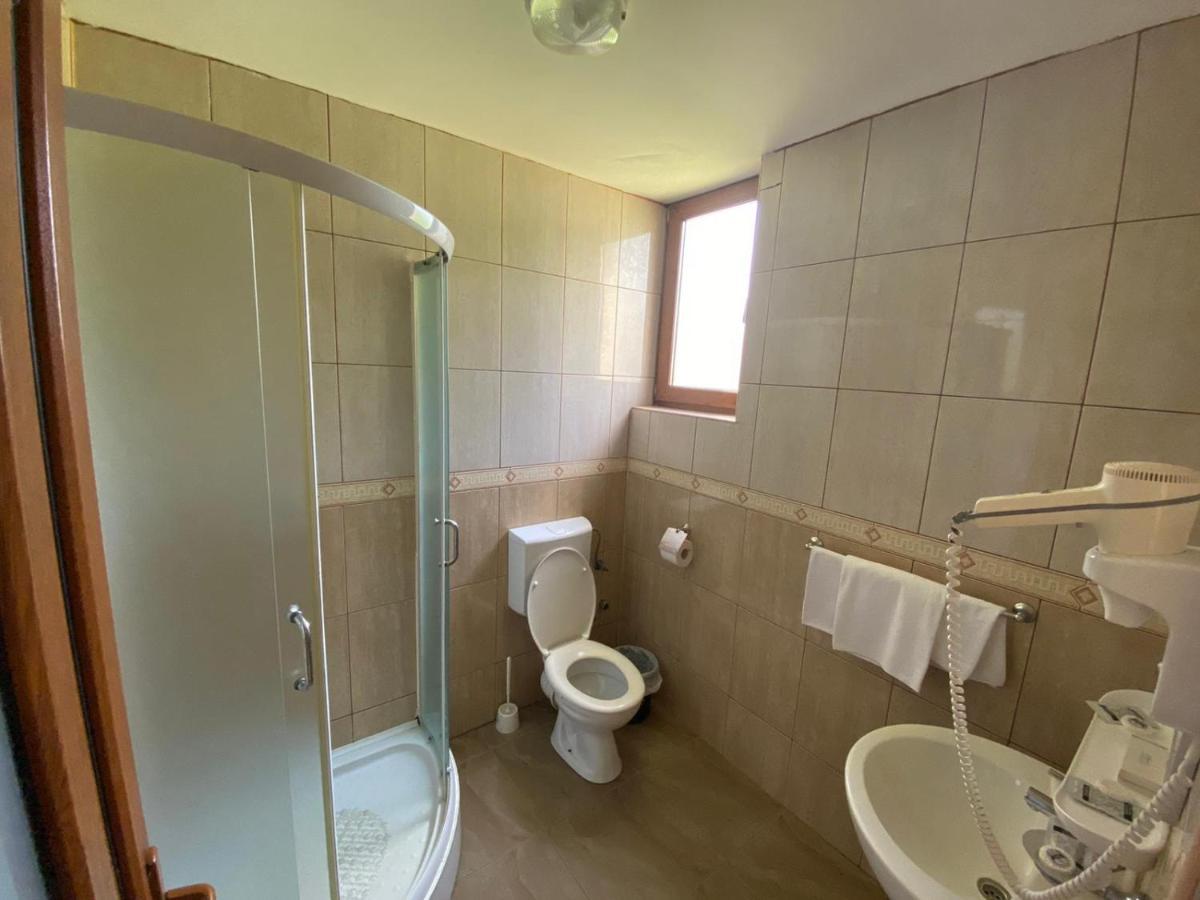 Villa Pescarus Костинещи Екстериор снимка